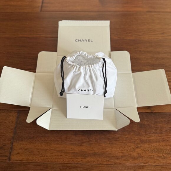 CHANEL White Cotton Canvas Drawstring Pouch Cosmetic Storage Bag With Gift Card - Picture 1 of 4